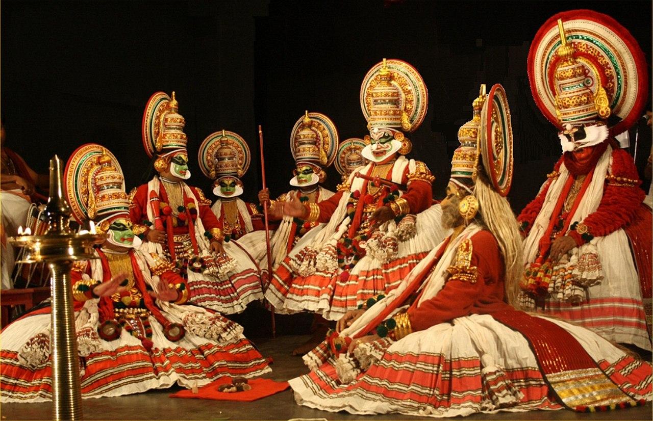1280px-Kathakali_-Play_with_Kaurava