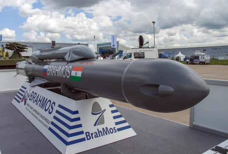 brahmos-supersonic-cruise-missile_1536623272