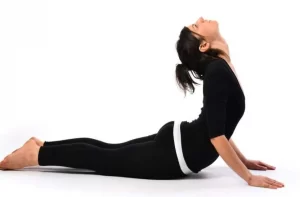 bhujangasana_4698655_835x547-m